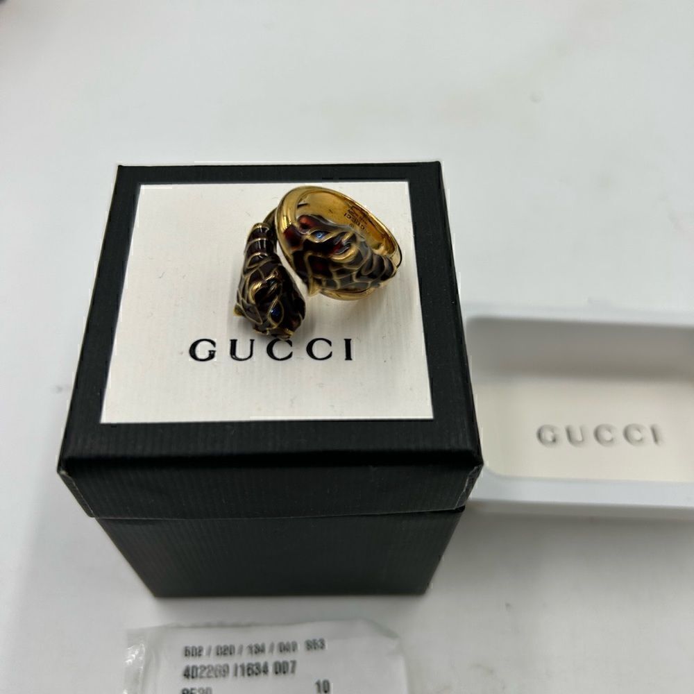 Women’s Gucci gold tone tiger head motif ring size 5 made in Italy